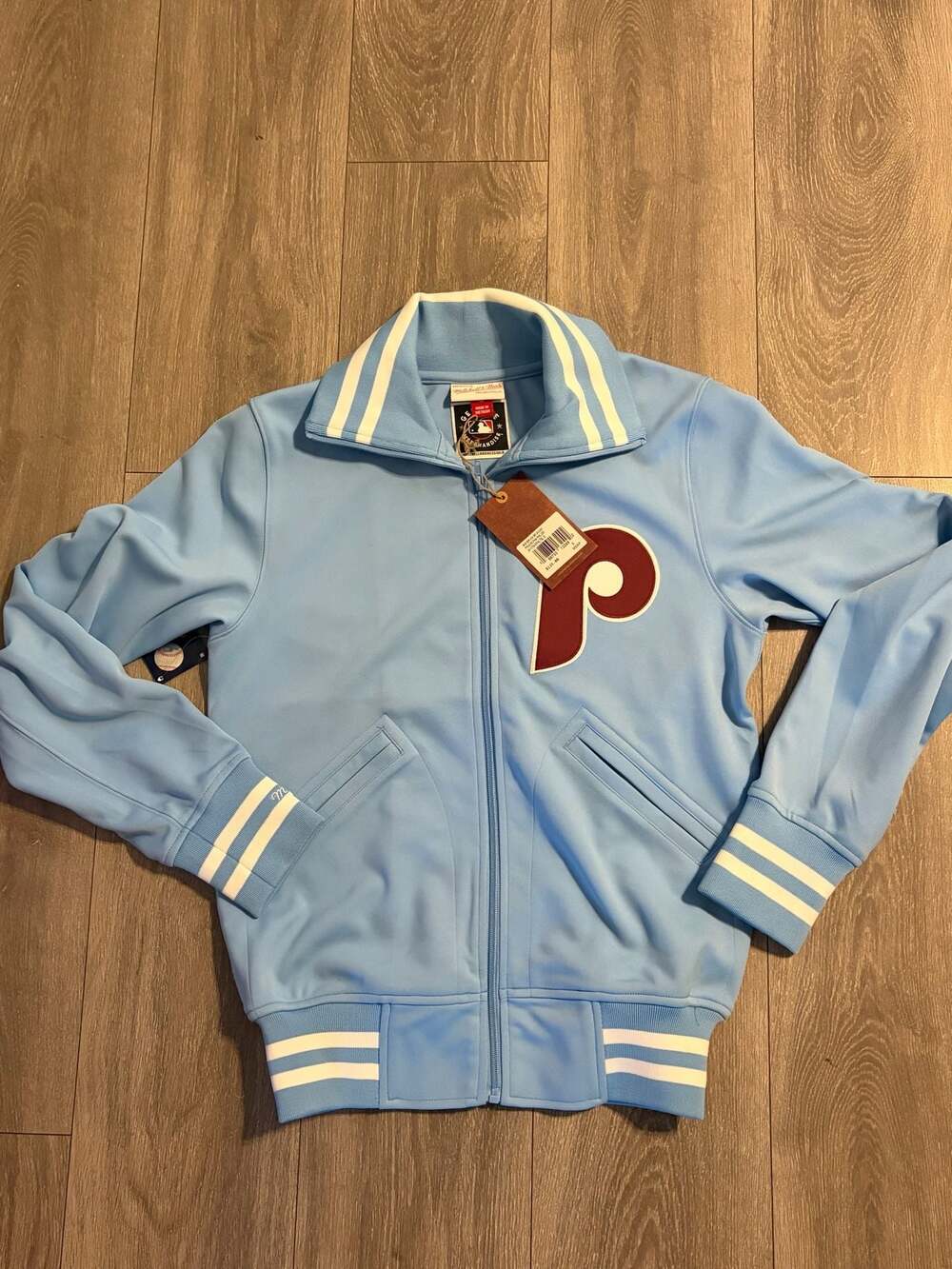 Mitchell & Ness Philadelphia Phillies MLB Replica Batting Practice Jacket - Picture 2 of 6